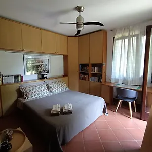 https://camera-nella-casa-dei-tigli.hotelinveneto.com
